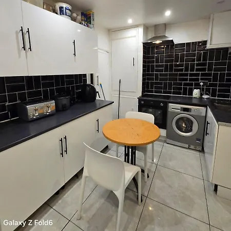 Nowell Walk Homestay *