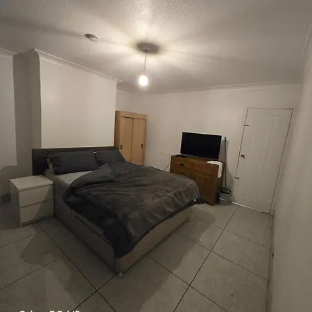 Nowell Walk Homestay Leeds (West Yorkshire)